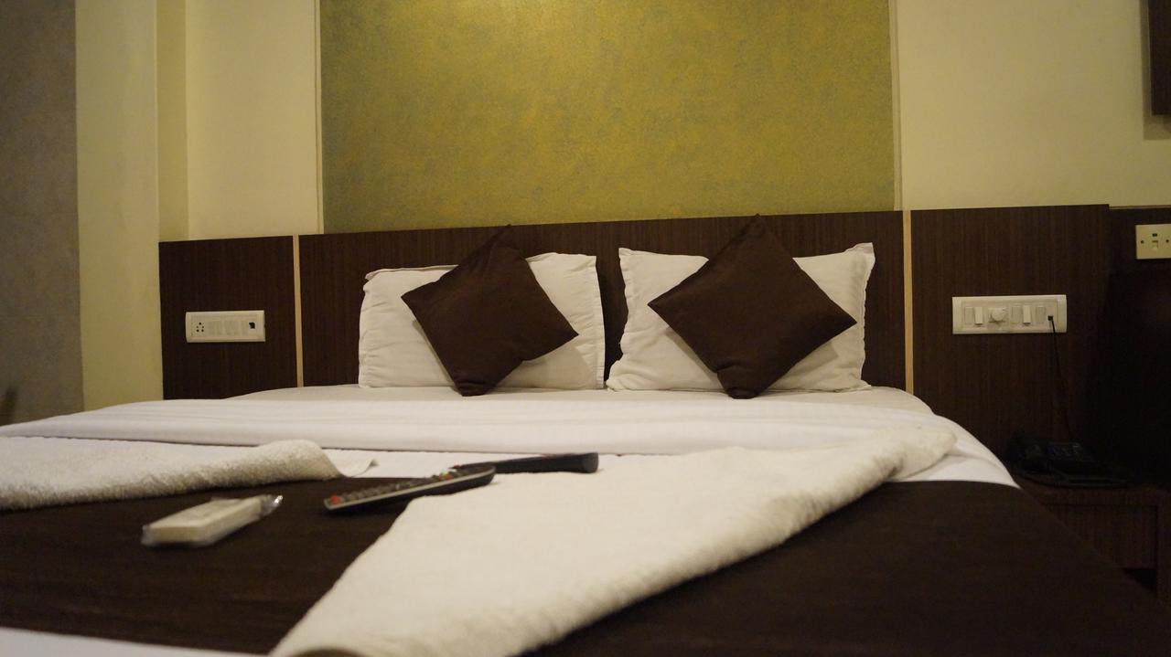 Hotel Panvel Palace Exterior foto
