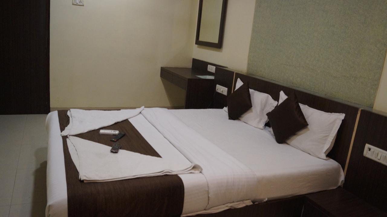 Hotel Panvel Palace Exterior foto