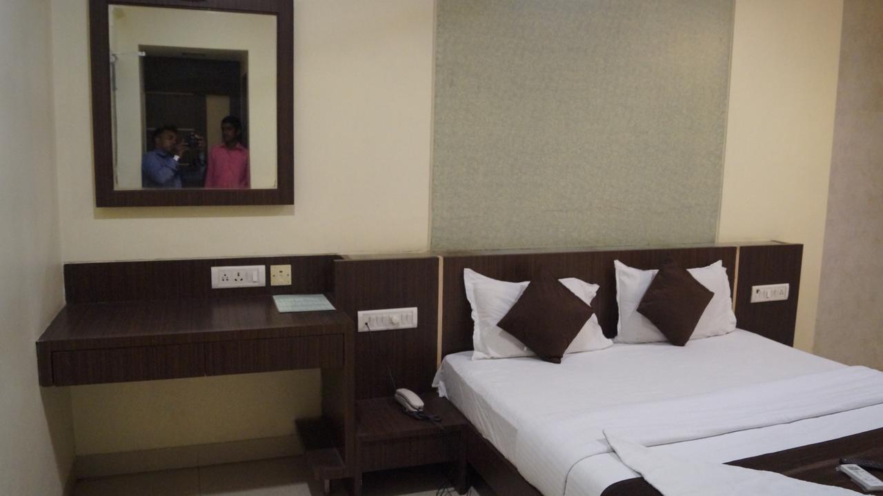 Hotel Panvel Palace Exterior foto